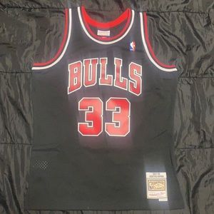 Hardwood Classic Mitchell & Ness Scottie Pippen alternate black throwback jersey